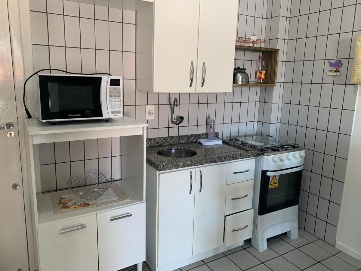 Lindo Em Canasvieiras A Uma Quadra Do Mar - Proximo Ao Trapiche Dos Barcos Piratas Apartamento